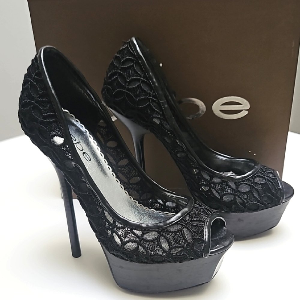 BEBE 'CHANTAL' BLACK LACE PEEP TOE STILETTO HEELS - SIZE 6
